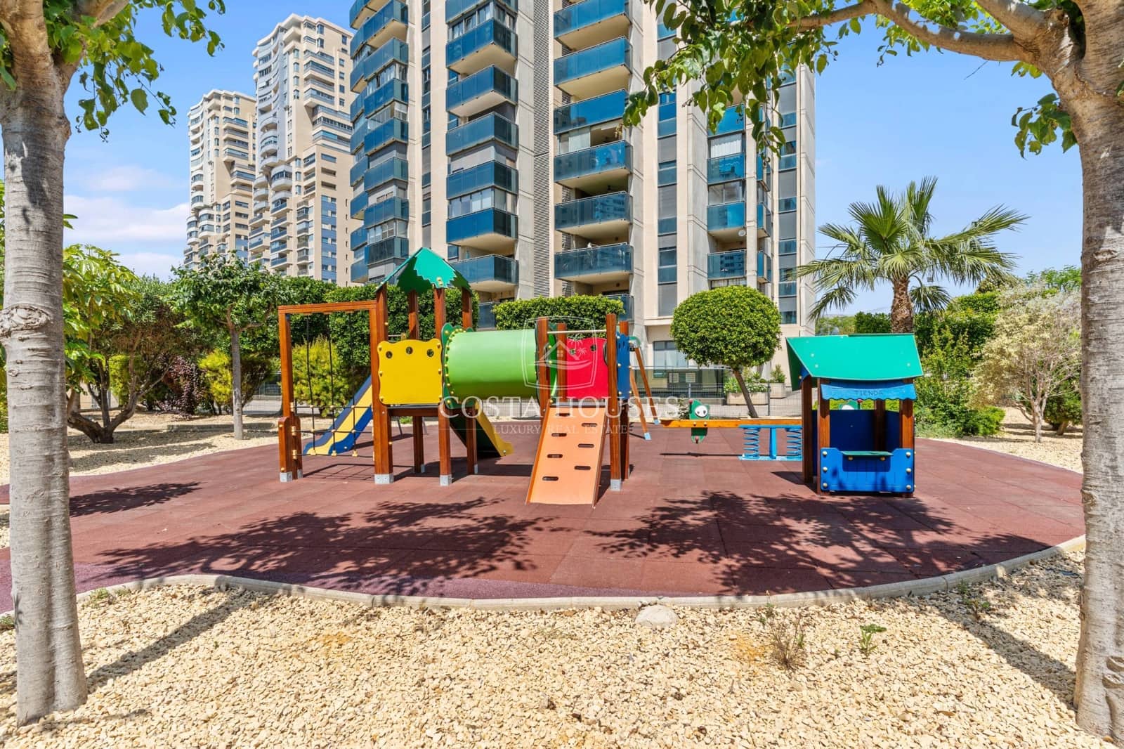 3 soverom Penthouse til salgs i Benidorm med svømmebasseng garasje - € 690 000 (Ref: 9065134)