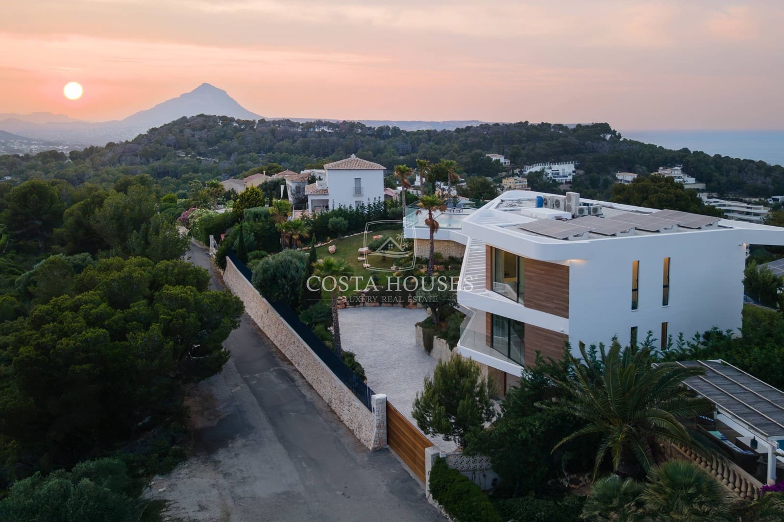 5 bedroom Villa for sale in Javea / Xabia with pool garage - € 4,125,000 (Ref: 9073317)