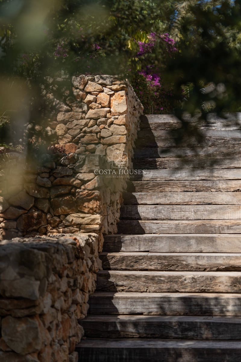 3 bedroom Villa for sale in Moraira with pool garage - € 1,995,000 (Ref: 9075026)