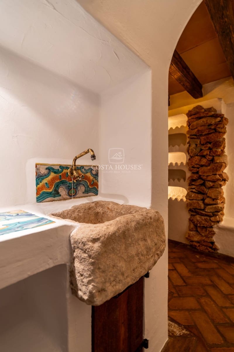 3 bedroom Villa for sale in Moraira with pool garage - € 1,995,000 (Ref: 9075026)