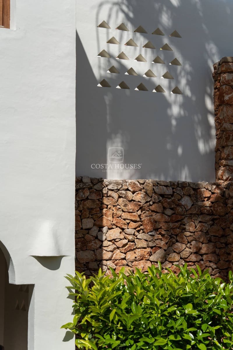 3 bedroom Villa for sale in Moraira with pool garage - € 1,995,000 (Ref: 9075026)