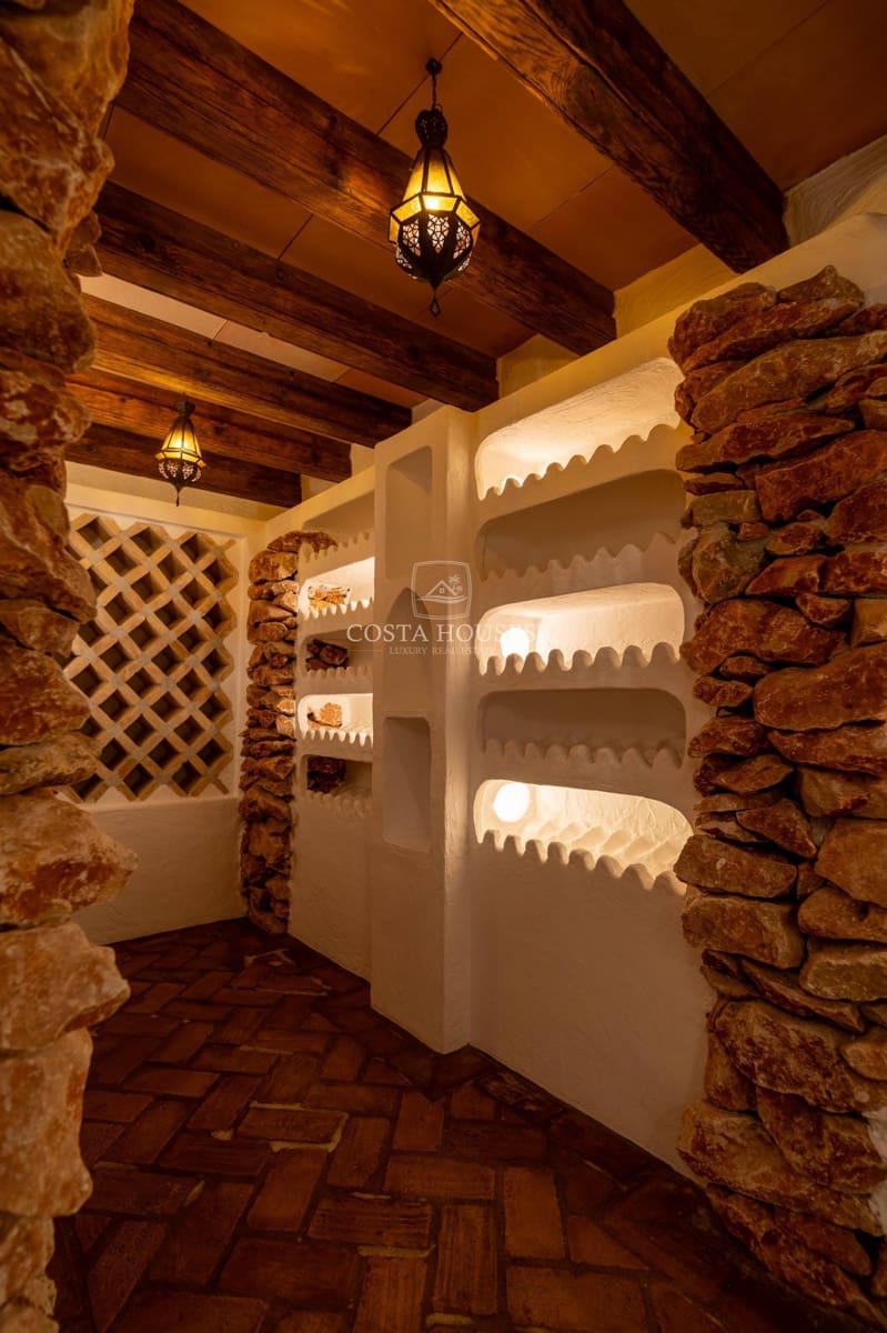 3 bedroom Villa for sale in Moraira with pool garage - € 1,995,000 (Ref: 9075026)