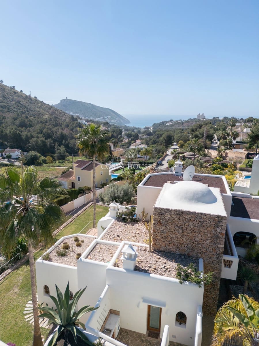 3 bedroom Villa for sale in Moraira with pool garage - € 1,995,000 (Ref: 9075026)