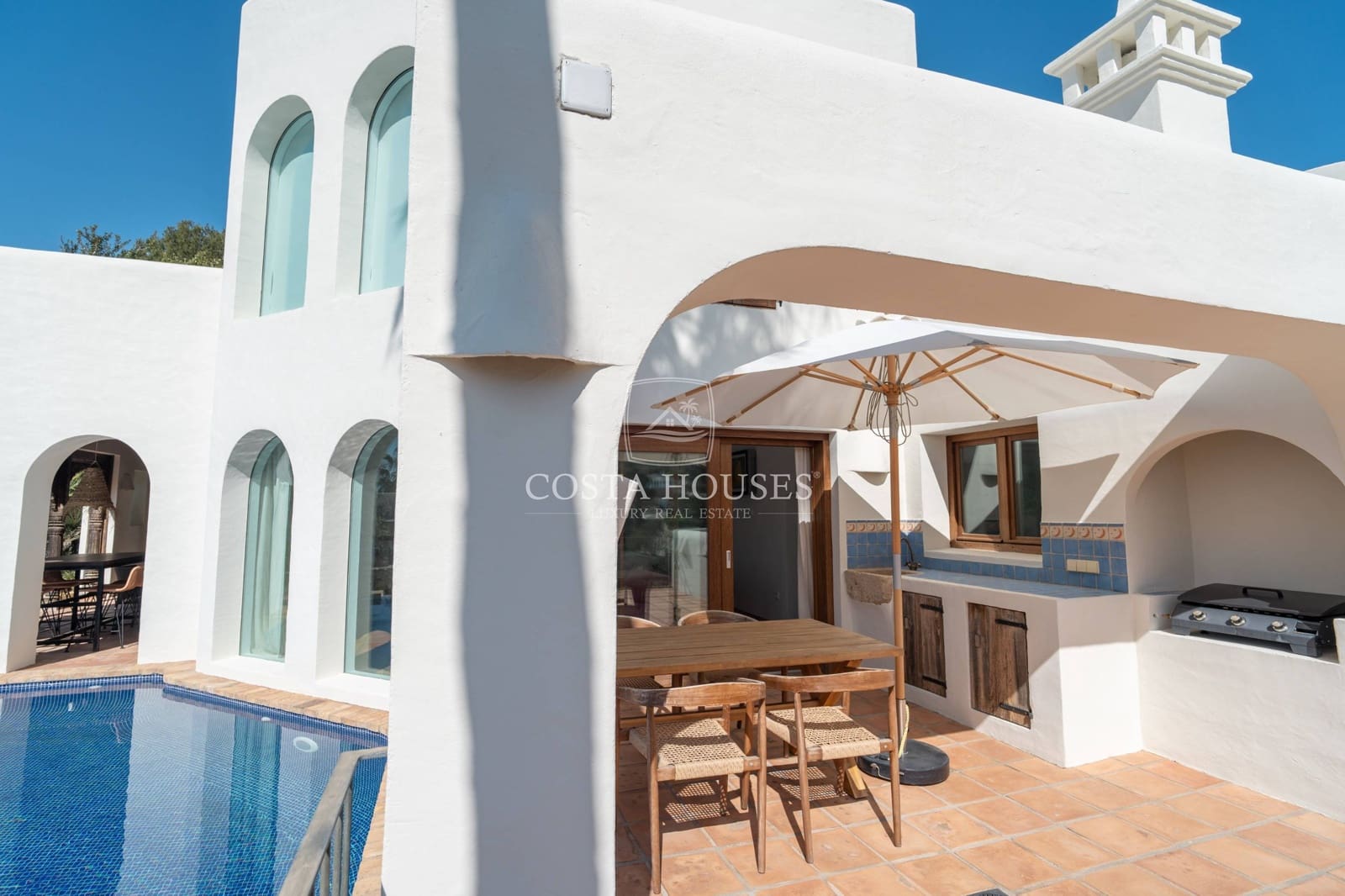 3 bedroom Villa for sale in Moraira with pool garage - € 1,995,000 (Ref: 9075026)