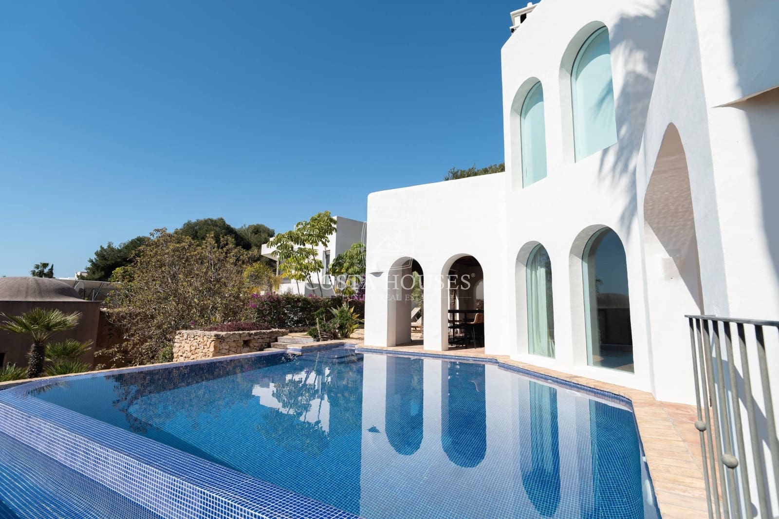 3 bedroom Villa for sale in Moraira with pool garage - € 1,995,000 (Ref: 9075026)