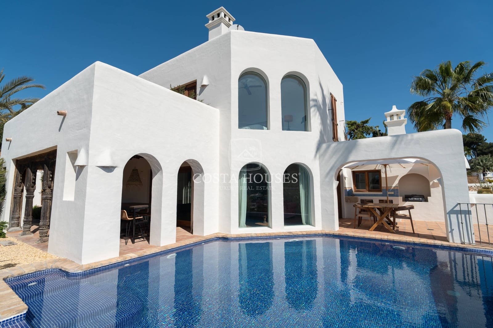 3 bedroom Villa for sale in Moraira with pool garage - € 1,995,000 (Ref: 9075026)