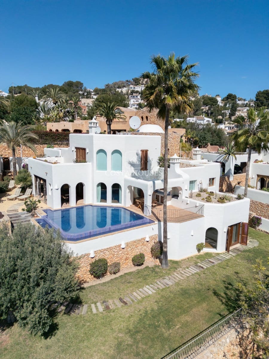 3 bedroom Villa for sale in Moraira with pool garage - € 1,995,000 (Ref: 9075026)