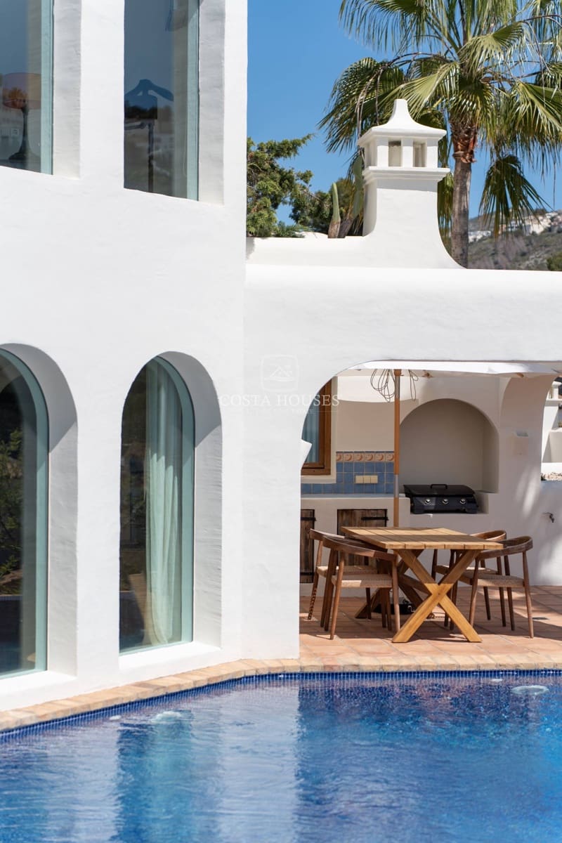 3 bedroom Villa for sale in Moraira with pool garage - € 1,995,000 (Ref: 9075026)