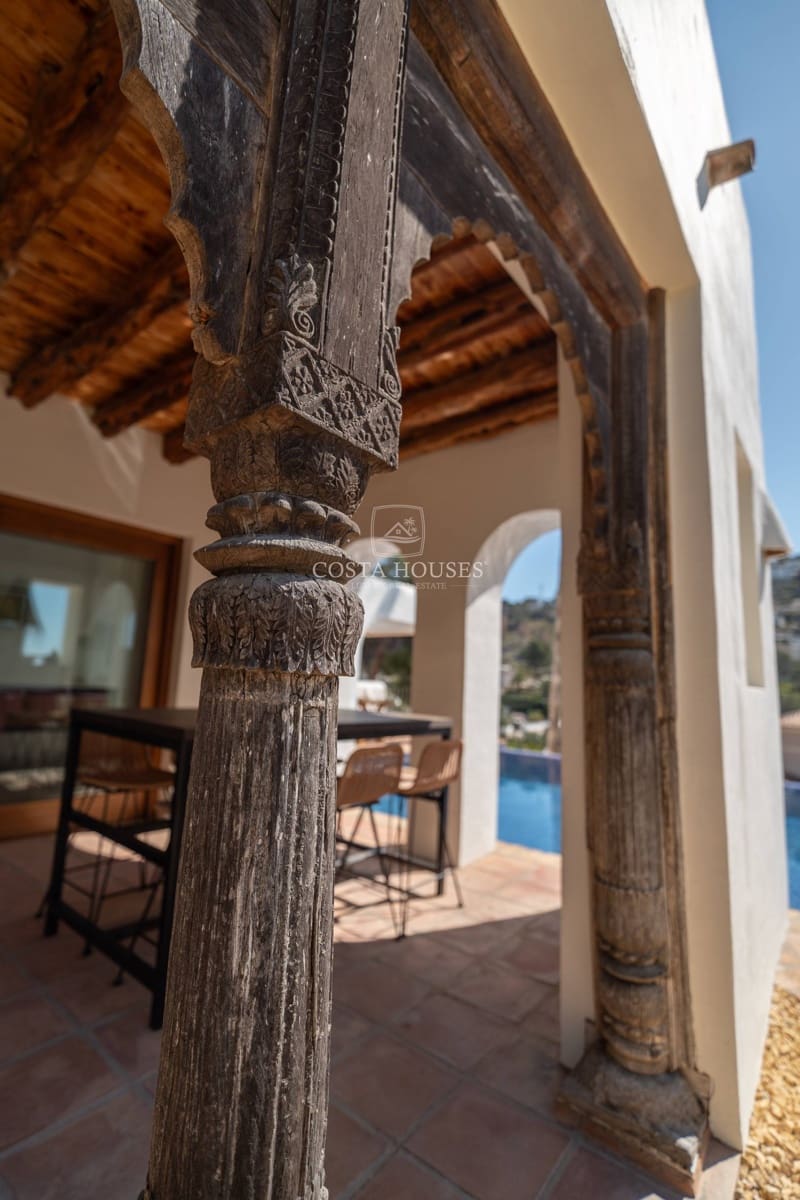 3 bedroom Villa for sale in Moraira with pool garage - € 1,995,000 (Ref: 9075026)