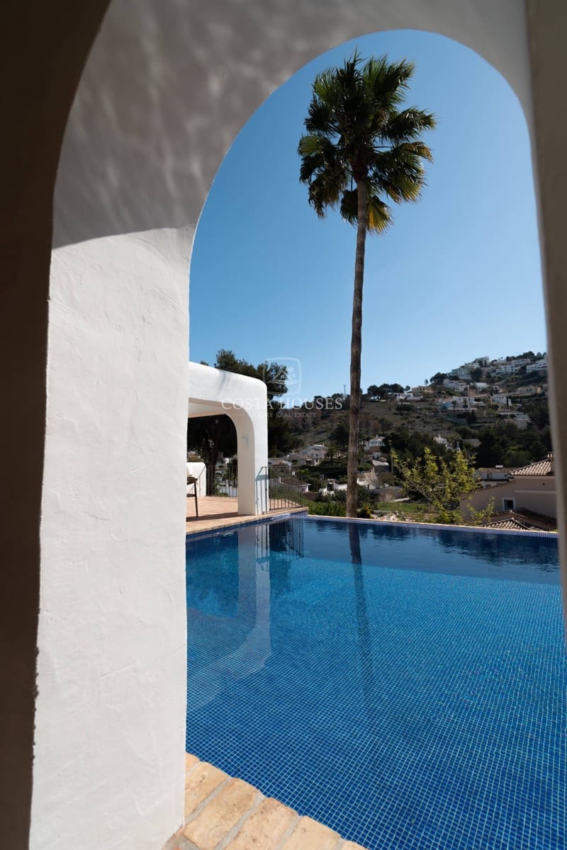 3 bedroom Villa for sale in Moraira with pool garage - € 1,995,000 (Ref: 9075026)