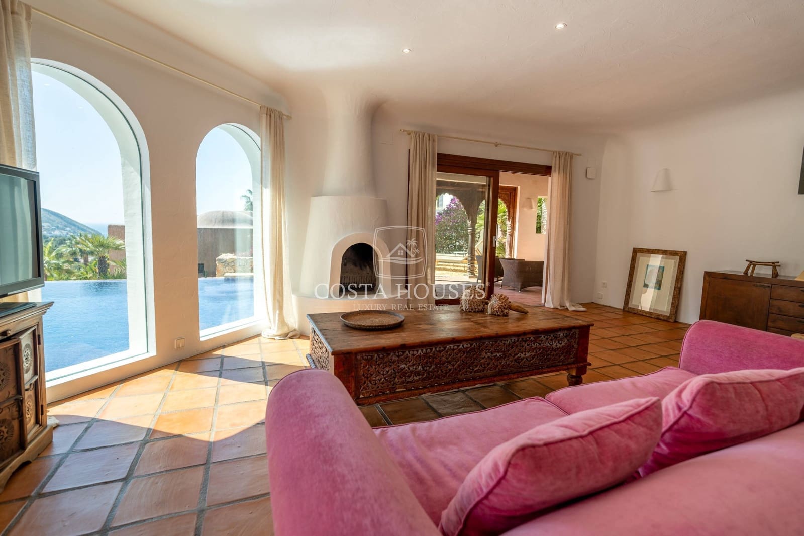 3 bedroom Villa for sale in Moraira with pool garage - € 1,995,000 (Ref: 9075026)