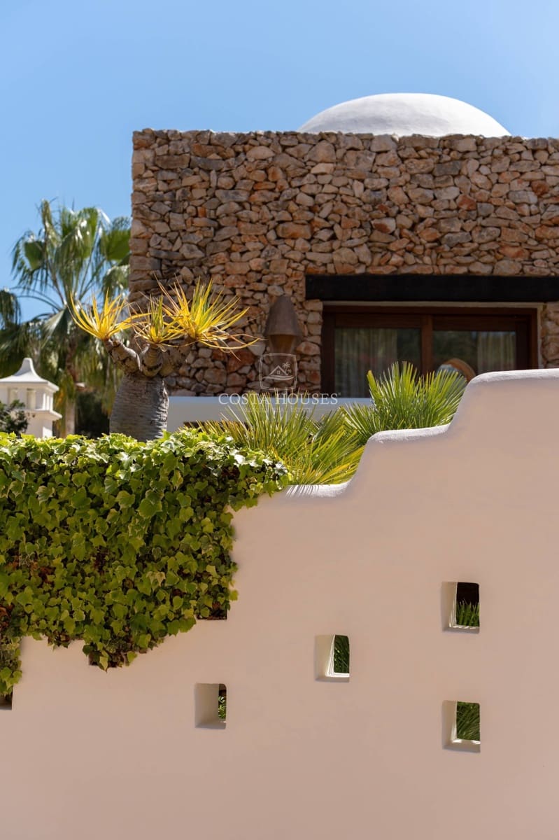 3 bedroom Villa for sale in Moraira with pool garage - € 1,995,000 (Ref: 9075026)