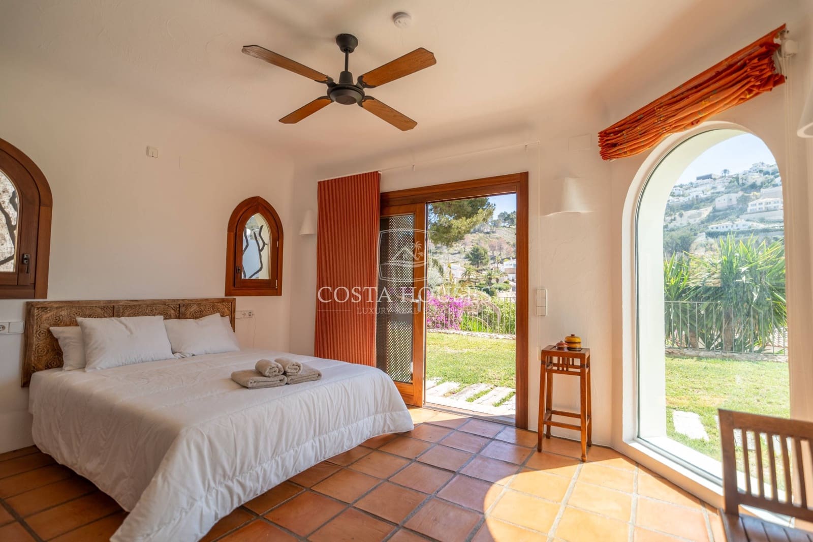 3 bedroom Villa for sale in Moraira with pool garage - € 1,995,000 (Ref: 9075026)