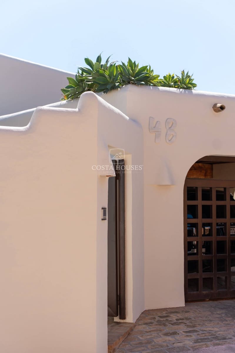 3 bedroom Villa for sale in Moraira with pool garage - € 1,995,000 (Ref: 9075026)