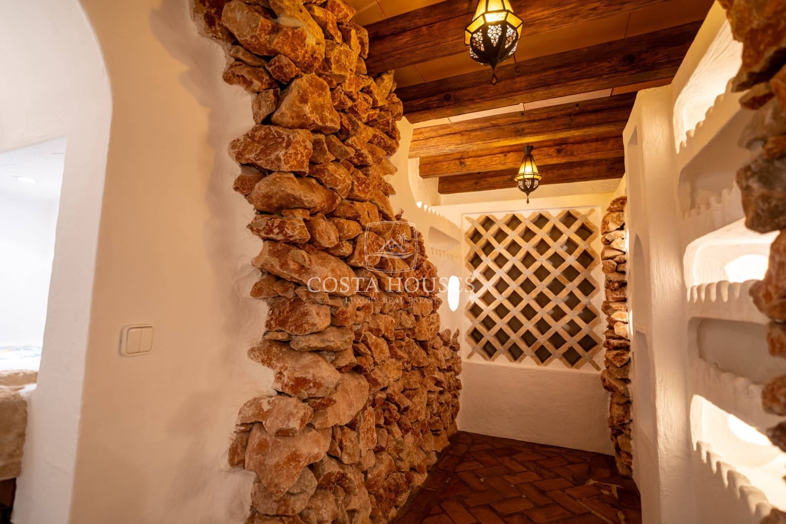 3 bedroom Villa for sale in Moraira with pool garage - € 1,995,000 (Ref: 9075026)