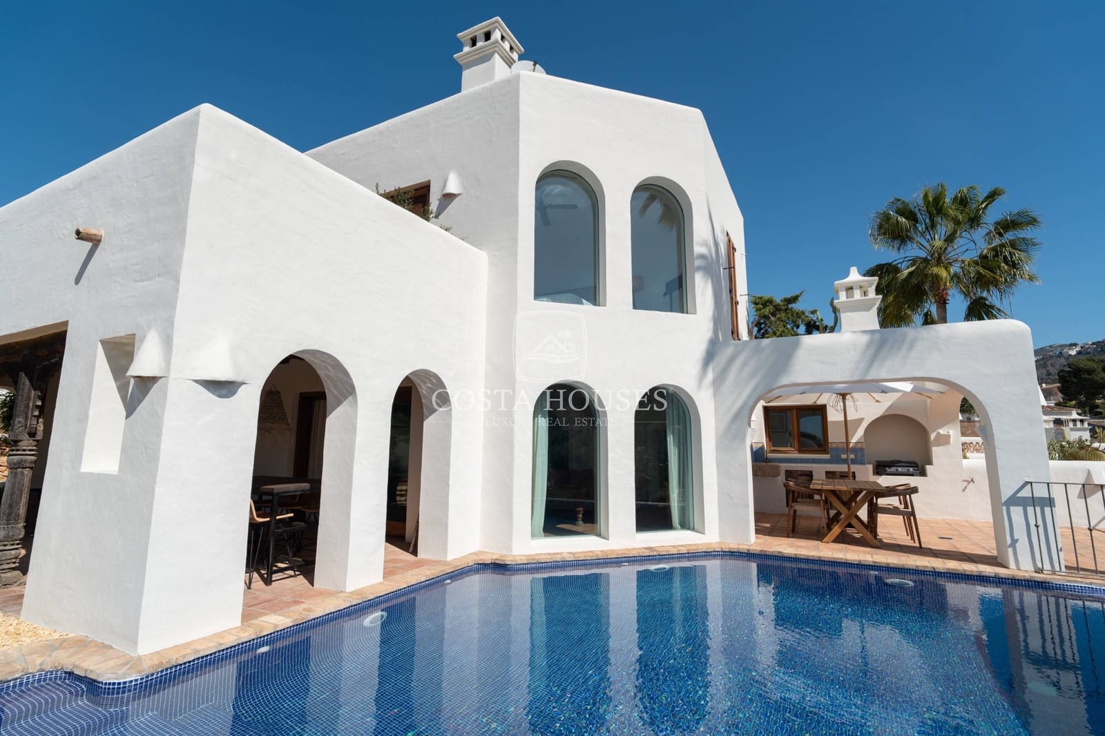 3 bedroom Villa for sale in Moraira with pool garage - € 1,995,000 (Ref: 9075026)