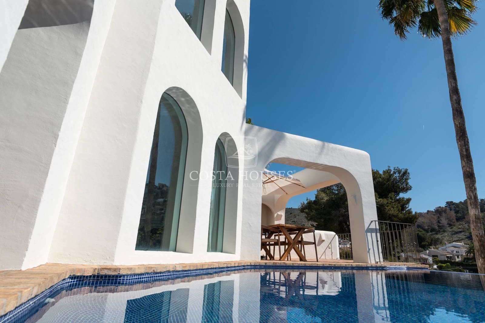 3 bedroom Villa for sale in Moraira with pool garage - € 1,995,000 (Ref: 9075026)