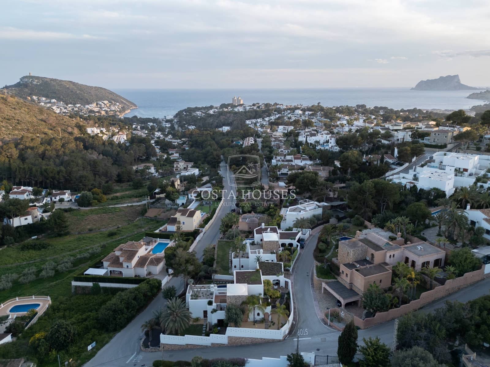 3 bedroom Villa for sale in Moraira with pool garage - € 1,995,000 (Ref: 9075026)