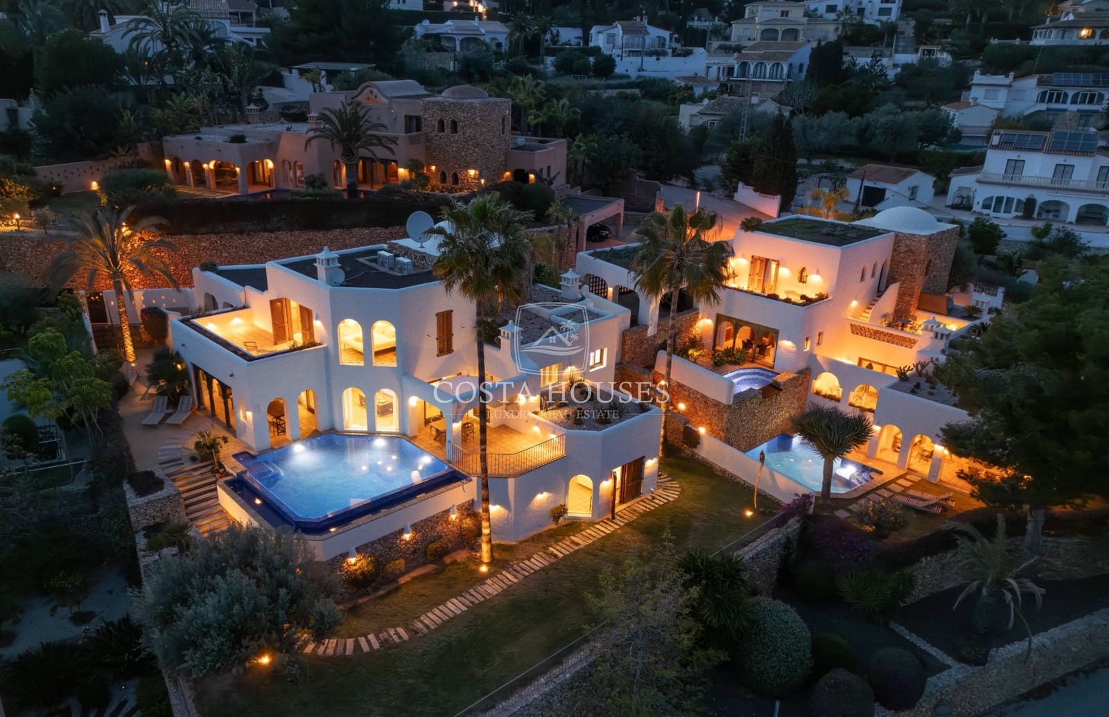 3 bedroom Villa for sale in Moraira with pool garage - € 1,995,000 (Ref: 9075026)