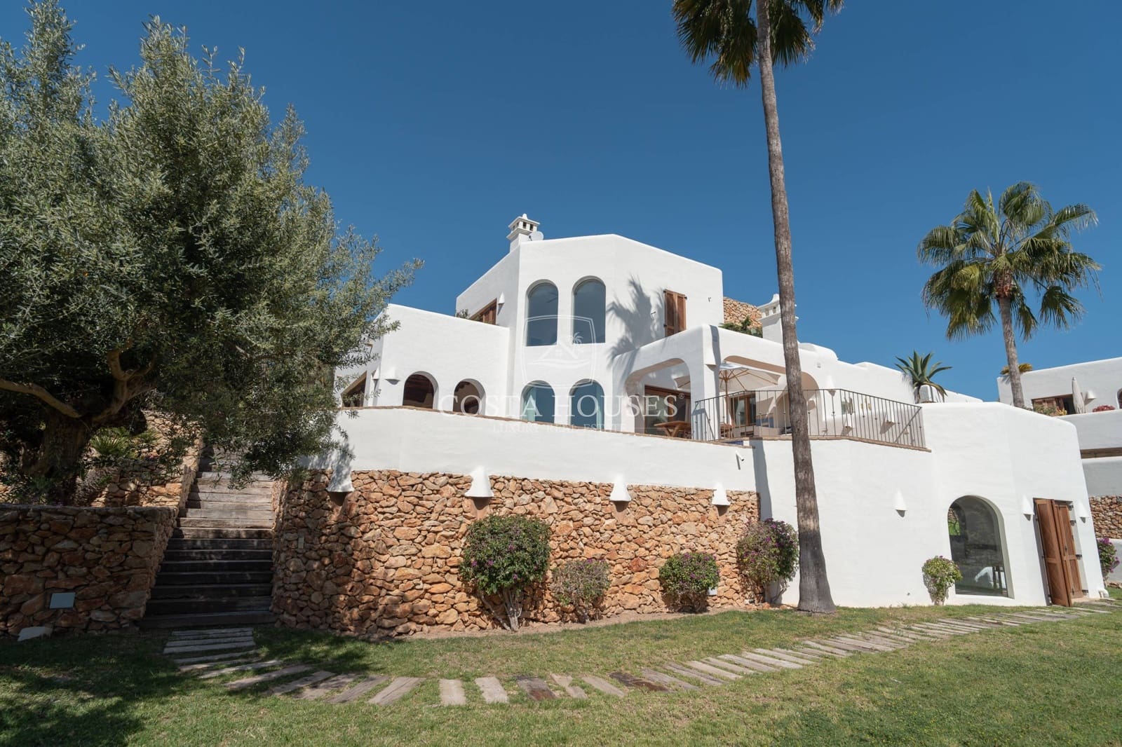 3 bedroom Villa for sale in Moraira with pool garage - € 1,995,000 (Ref: 9075026)