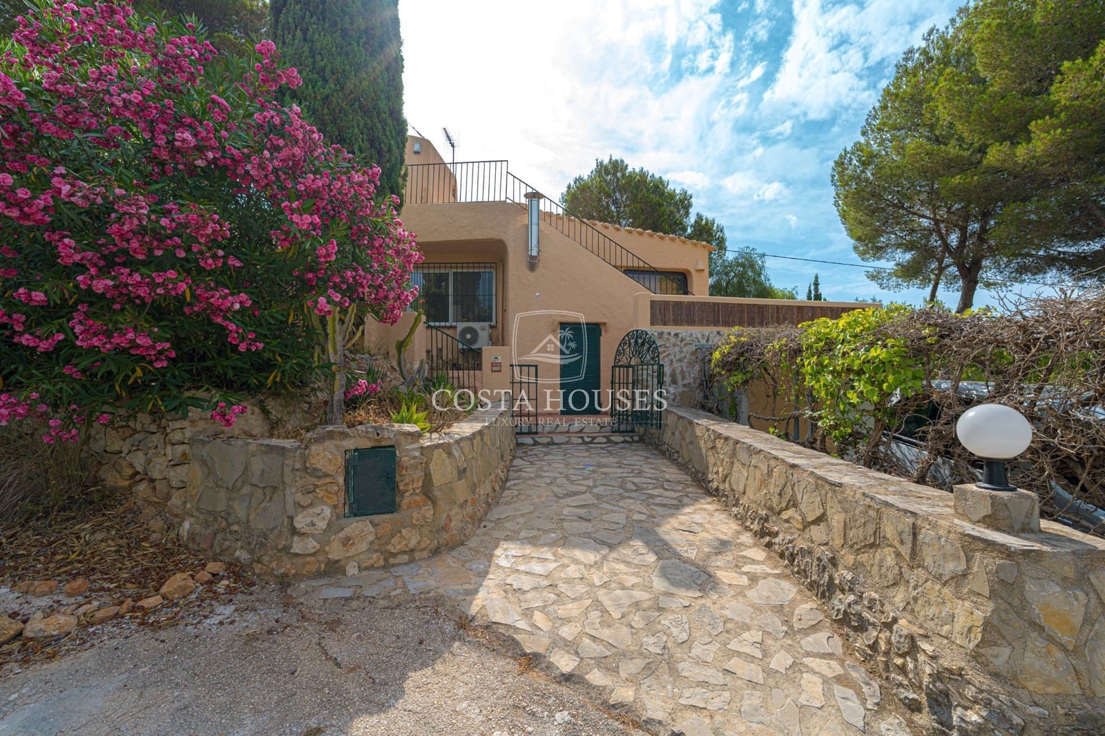 3 slaapkamer Finca/Landhuis te koop in Denia met zwembad - € 645.000 (Ref: 9099047)