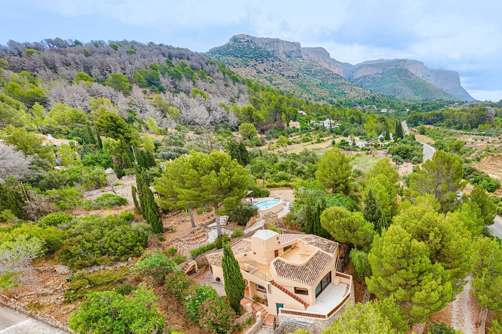 3 slaapkamer Finca/Landhuis te koop in Denia met zwembad - € 645.000 (Ref: 9099047)