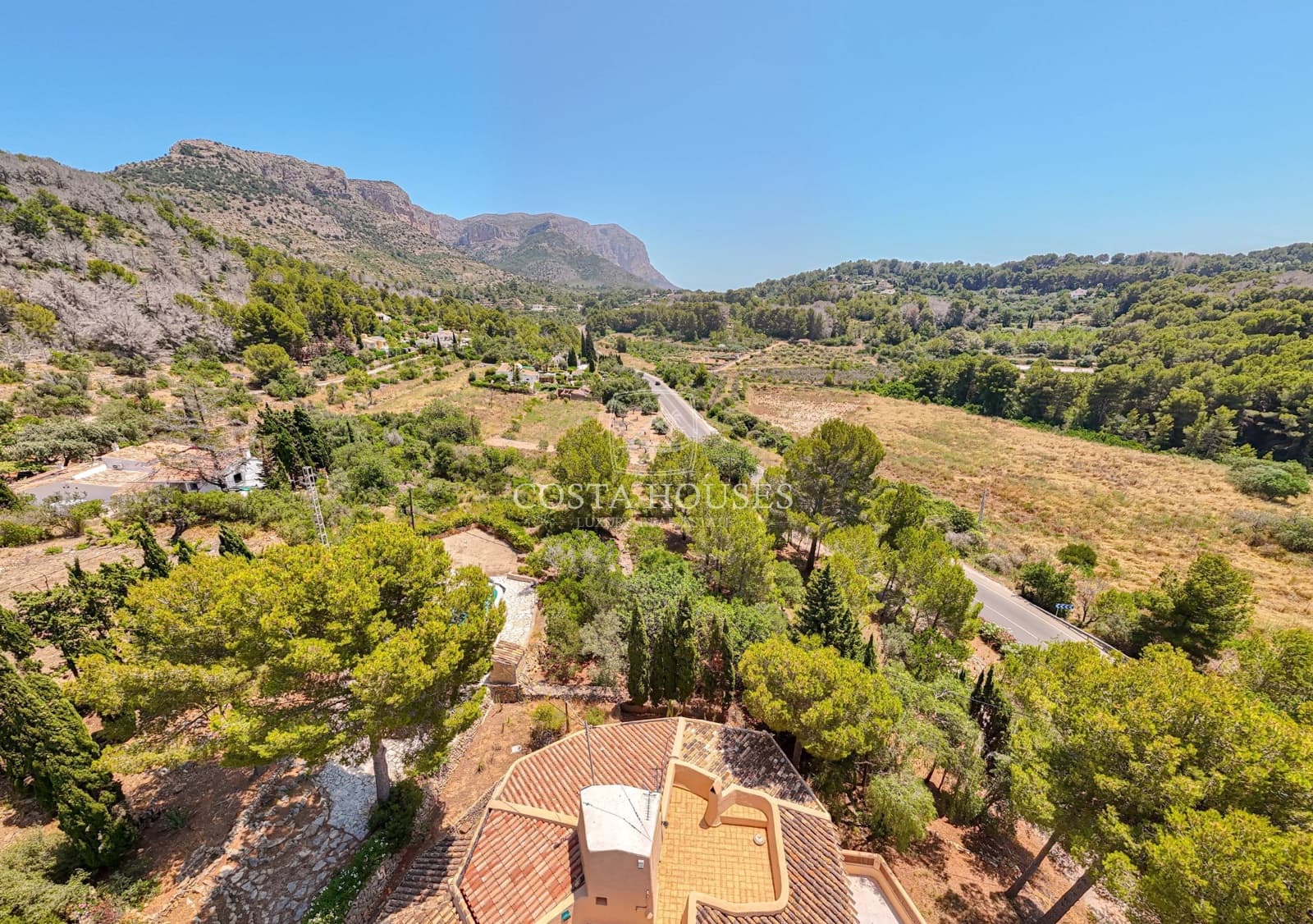 3 slaapkamer Finca/Landhuis te koop in Denia met zwembad - € 645.000 (Ref: 9099047)