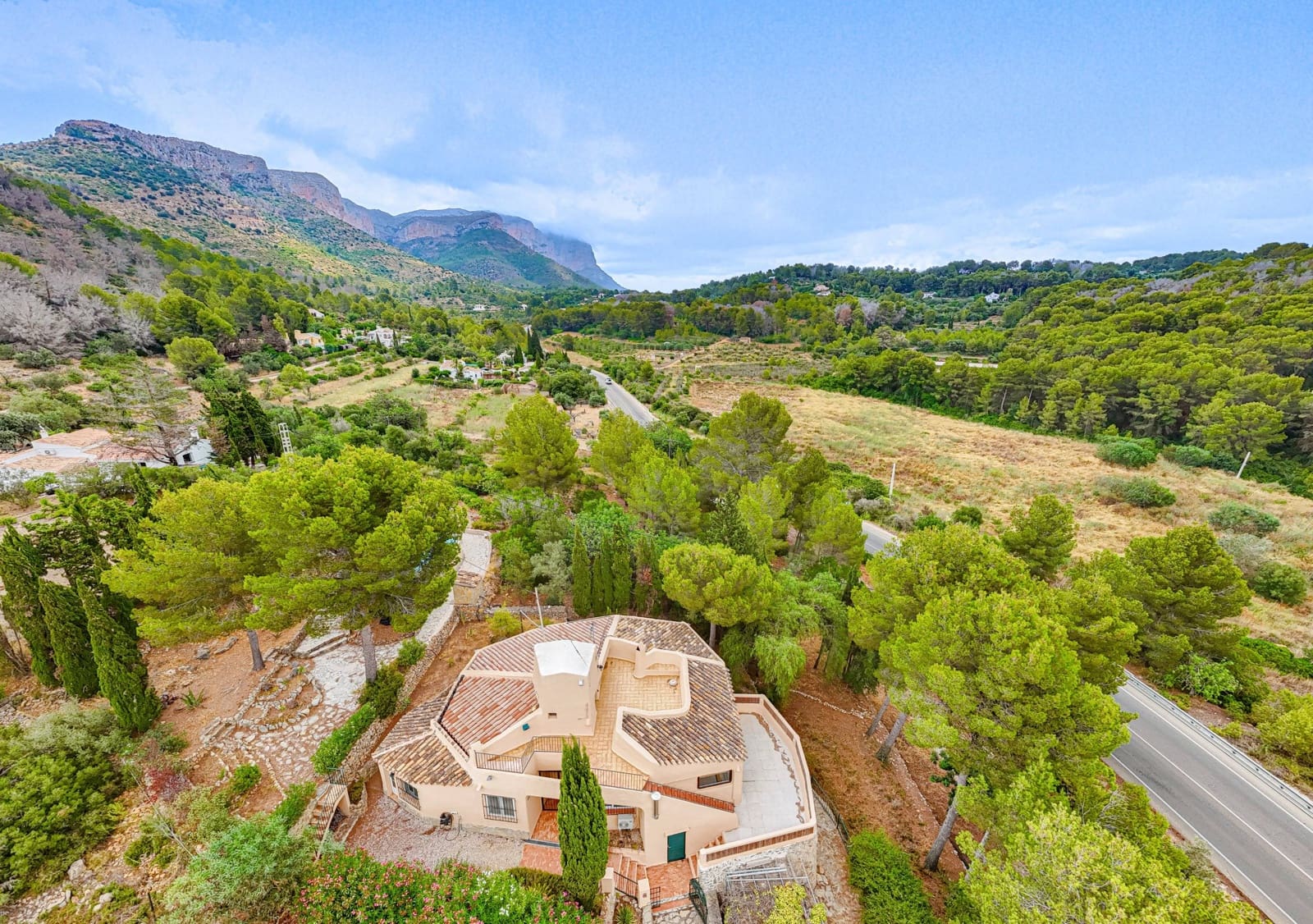 3 slaapkamer Finca/Landhuis te koop in Denia met zwembad - € 645.000 (Ref: 9099047)