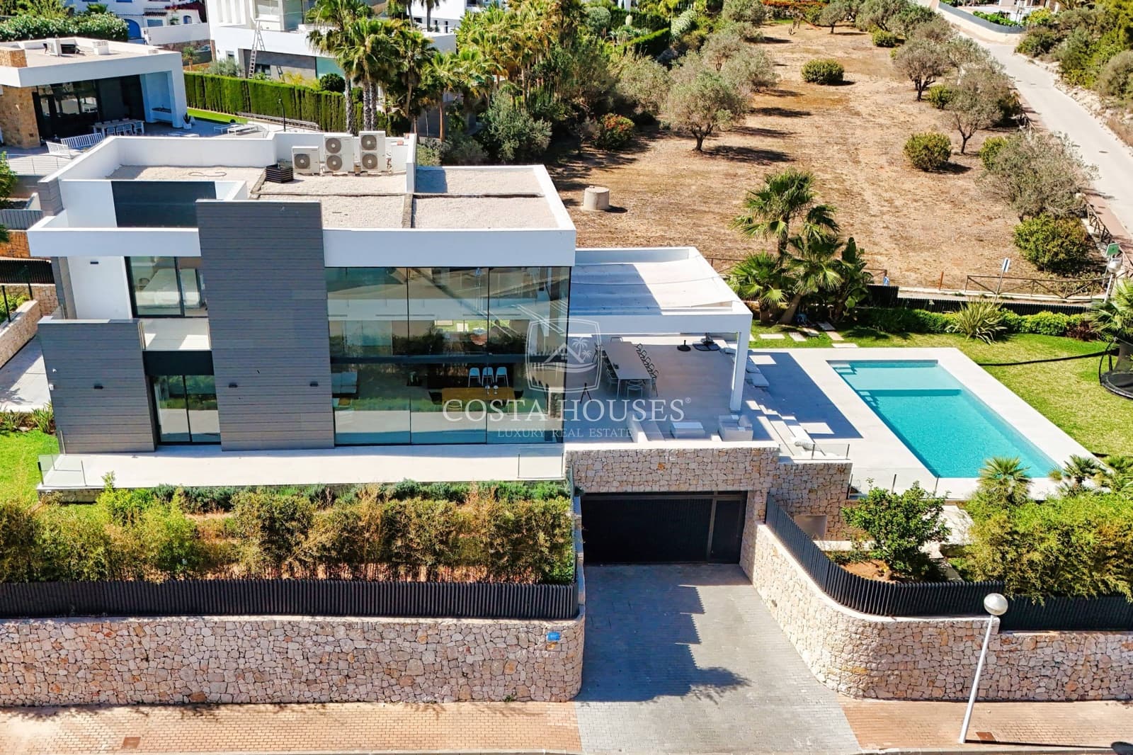 5 bedroom Villa for sale in Arenal with pool garage - € 2,500,000 (Ref: 9124958)