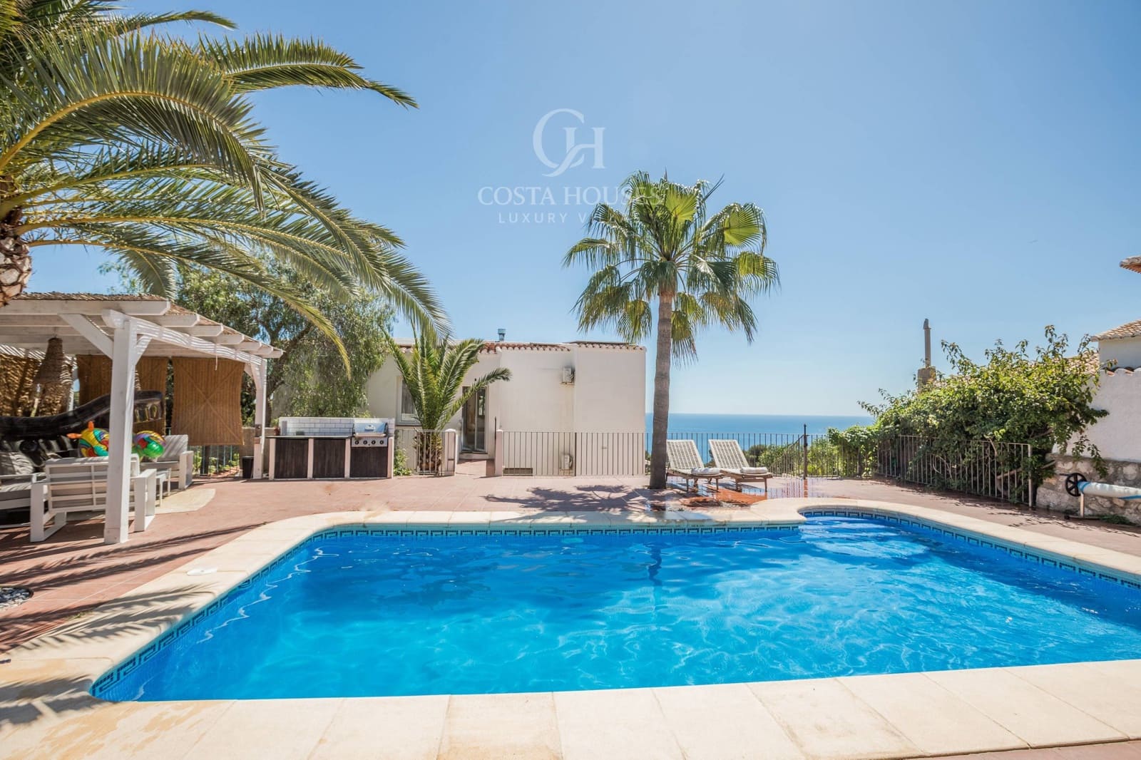Chalet de 4 habitaciones en Javea / Xàbia en venta con piscina garaje - 1.195.000 € (Ref: 9141551)