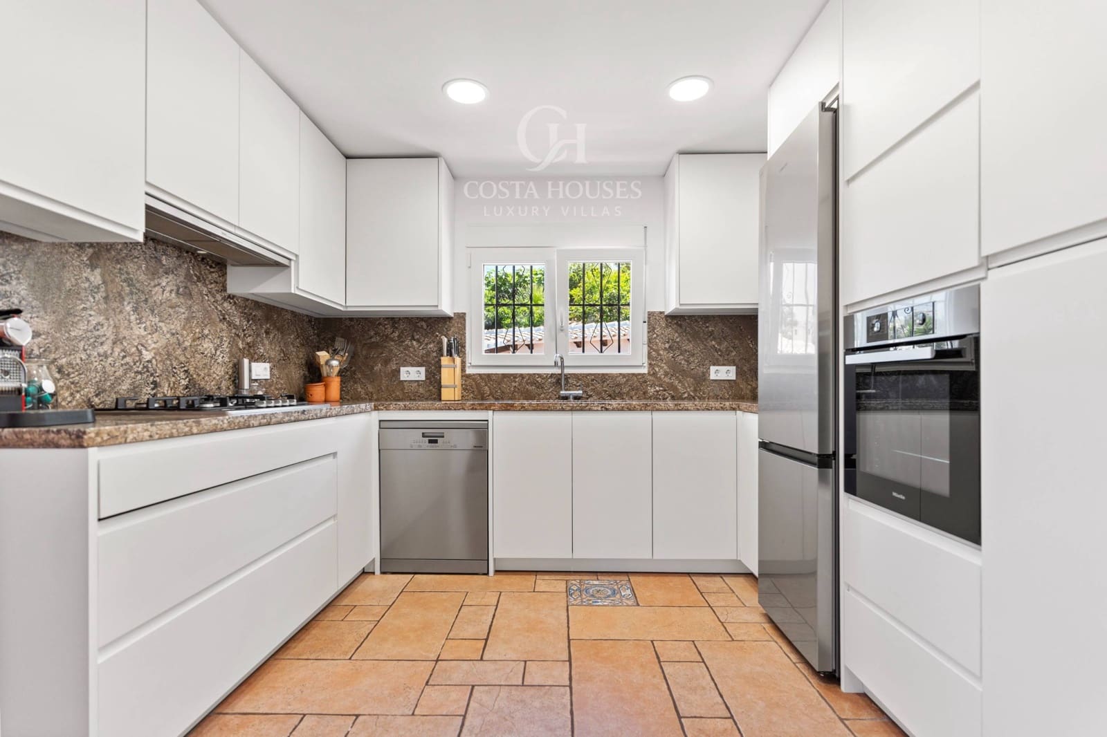 4 soveværelse Villa til salg i Pinosol med swimmingpool - € 1.090.000 (Ref: 9147043)