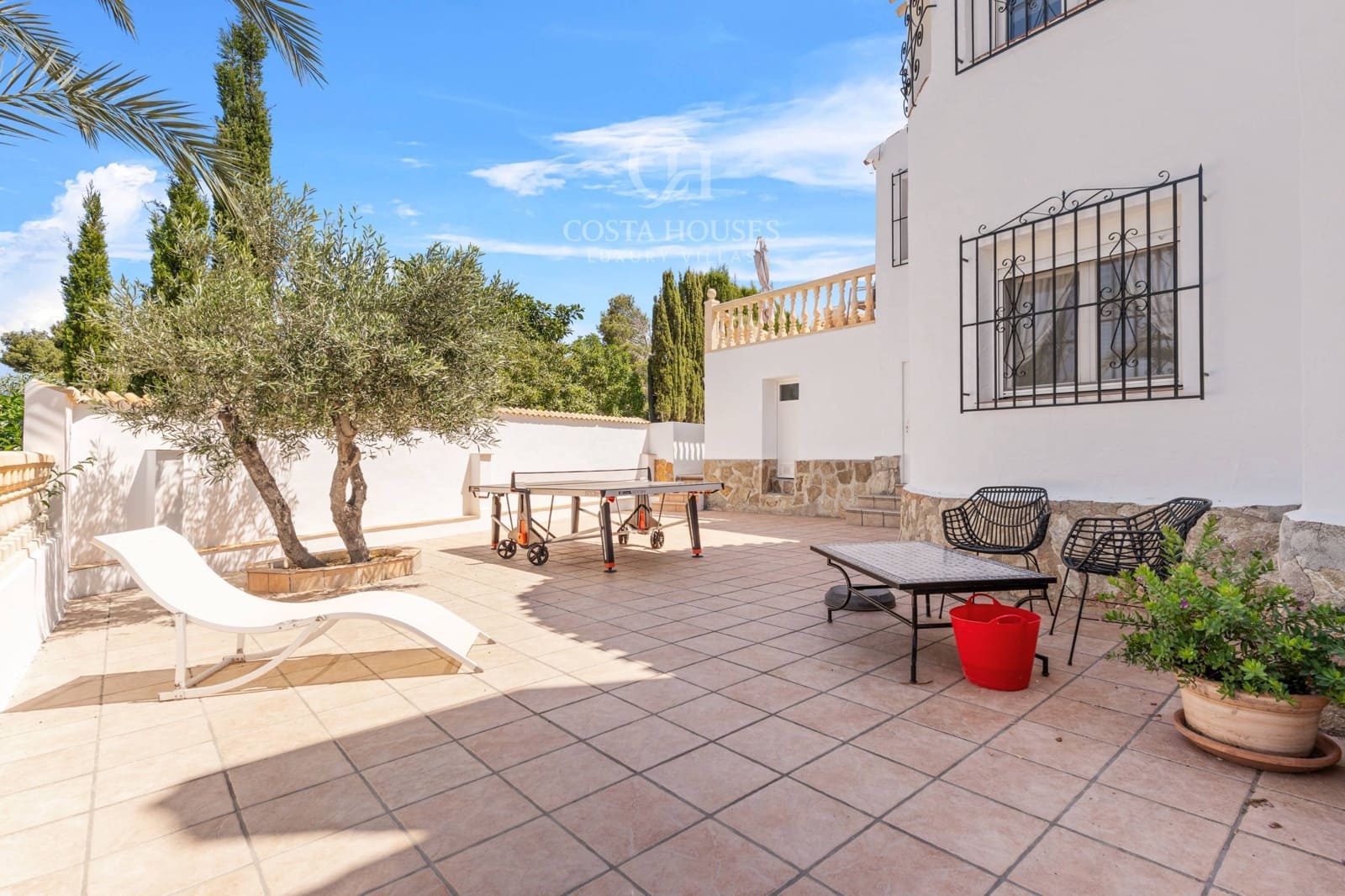 4 soveværelse Villa til salg i Pinosol med swimmingpool - € 1.090.000 (Ref: 9147043)