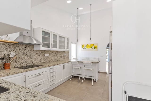 4 chambre Villa/Maison à vendre à Javea / Xàbia avec piscine - 750 000 € (Ref: 9149182)