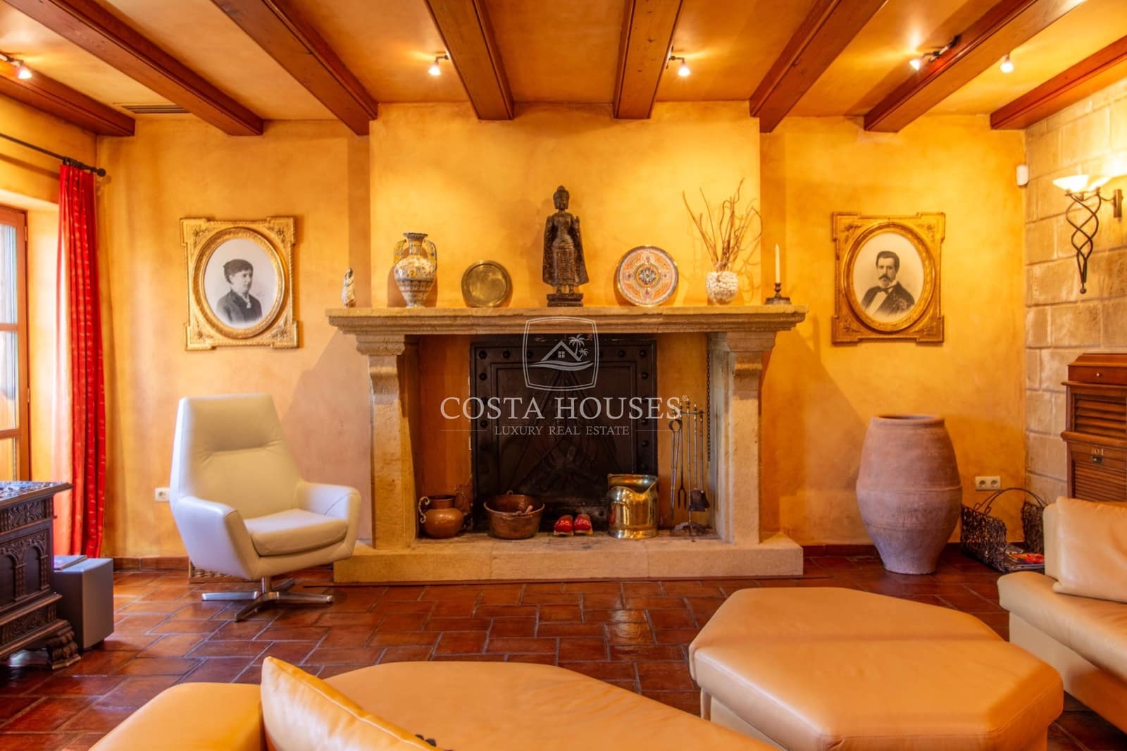 4 bedroom Townhouse for sale in Denia with garage - € 1,350,000 (Ref: 9164805)