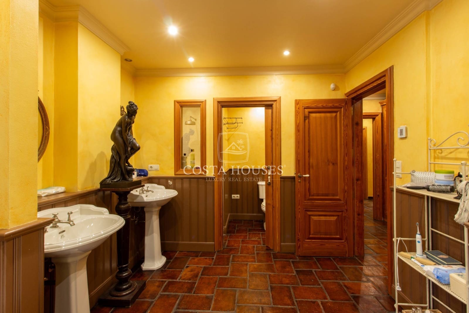 4 bedroom Townhouse for sale in Denia with garage - € 1,350,000 (Ref: 9164805)