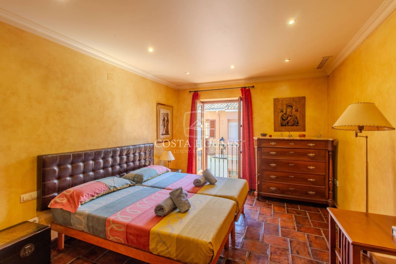 4 bedroom Townhouse for sale in Denia with garage - € 1,350,000 (Ref: 9164805)