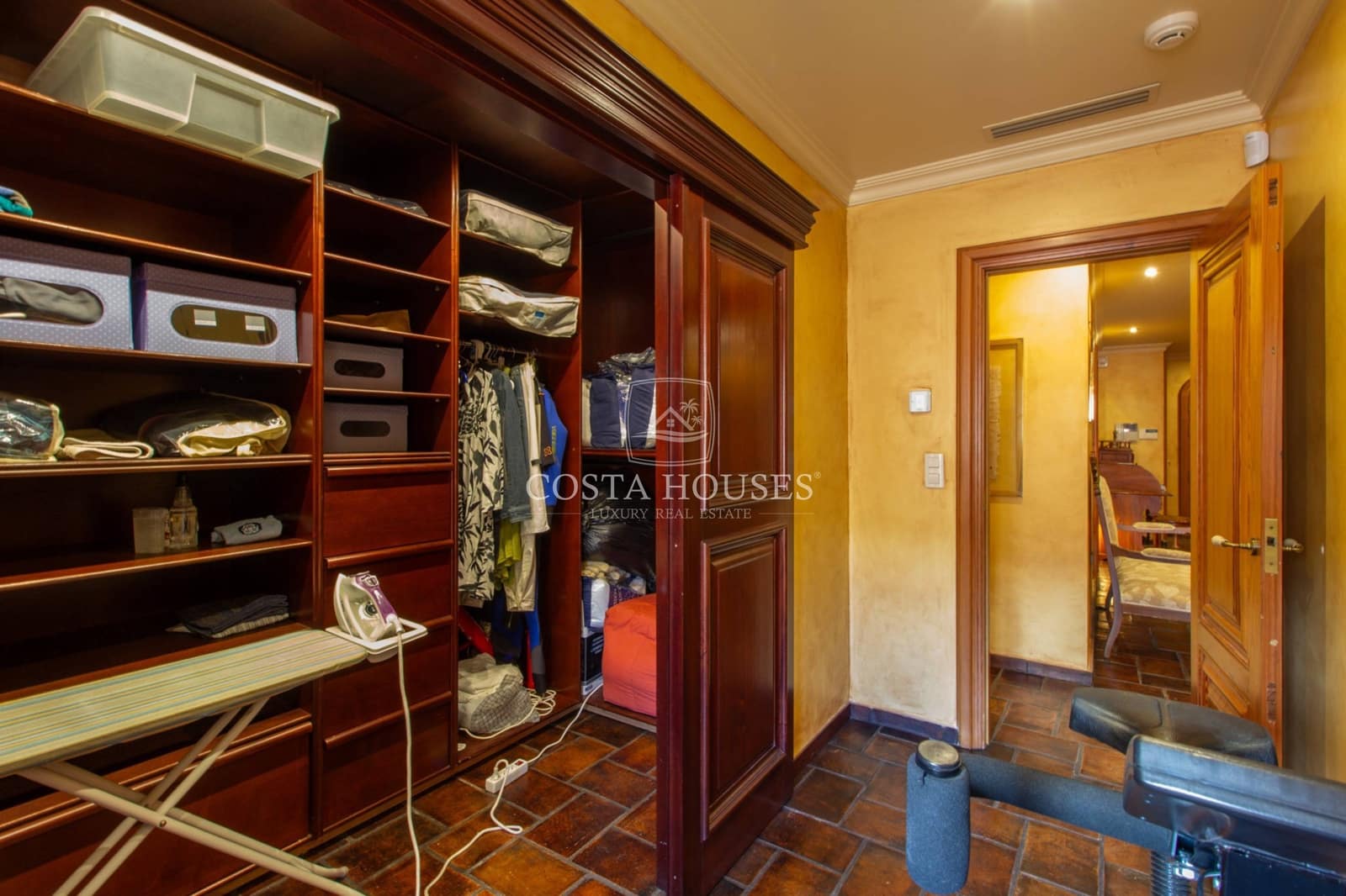 4 bedroom Townhouse for sale in Denia with garage - € 1,350,000 (Ref: 9164805)