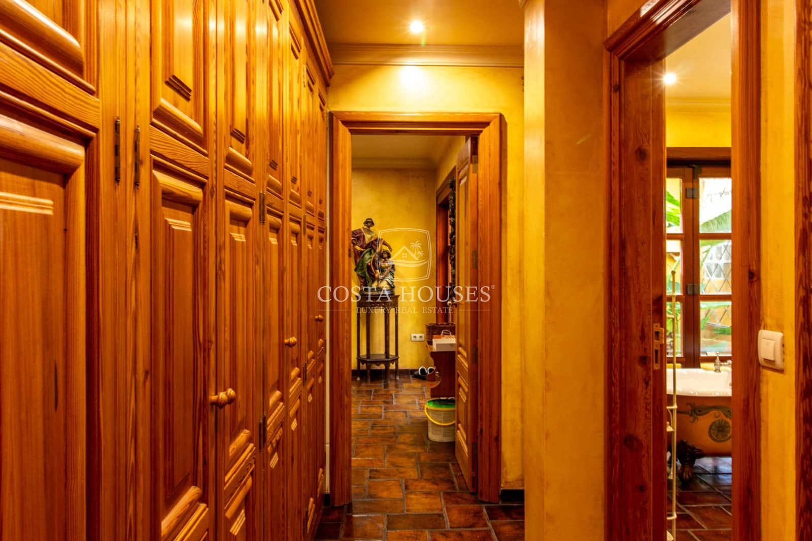 4 bedroom Townhouse for sale in Denia with garage - € 1,350,000 (Ref: 9164805)