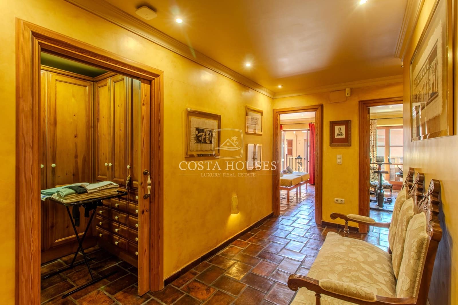 4 bedroom Townhouse for sale in Denia with garage - € 1,350,000 (Ref: 9164805)