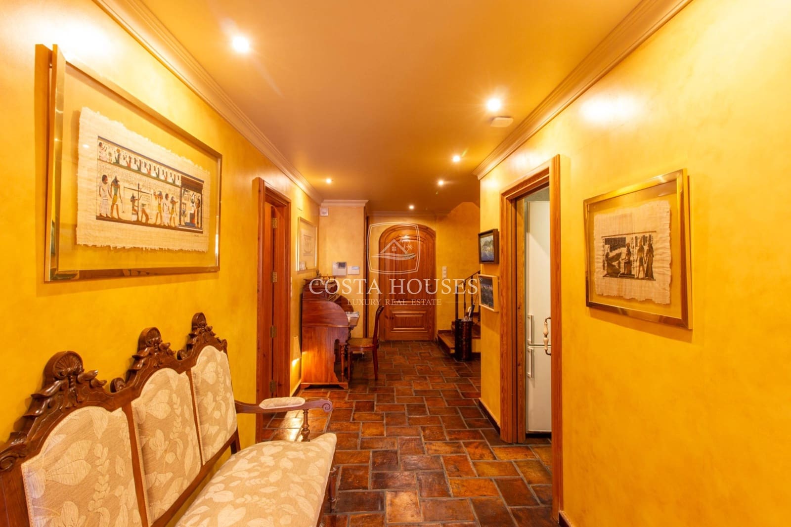 4 bedroom Townhouse for sale in Denia with garage - € 1,350,000 (Ref: 9164805)