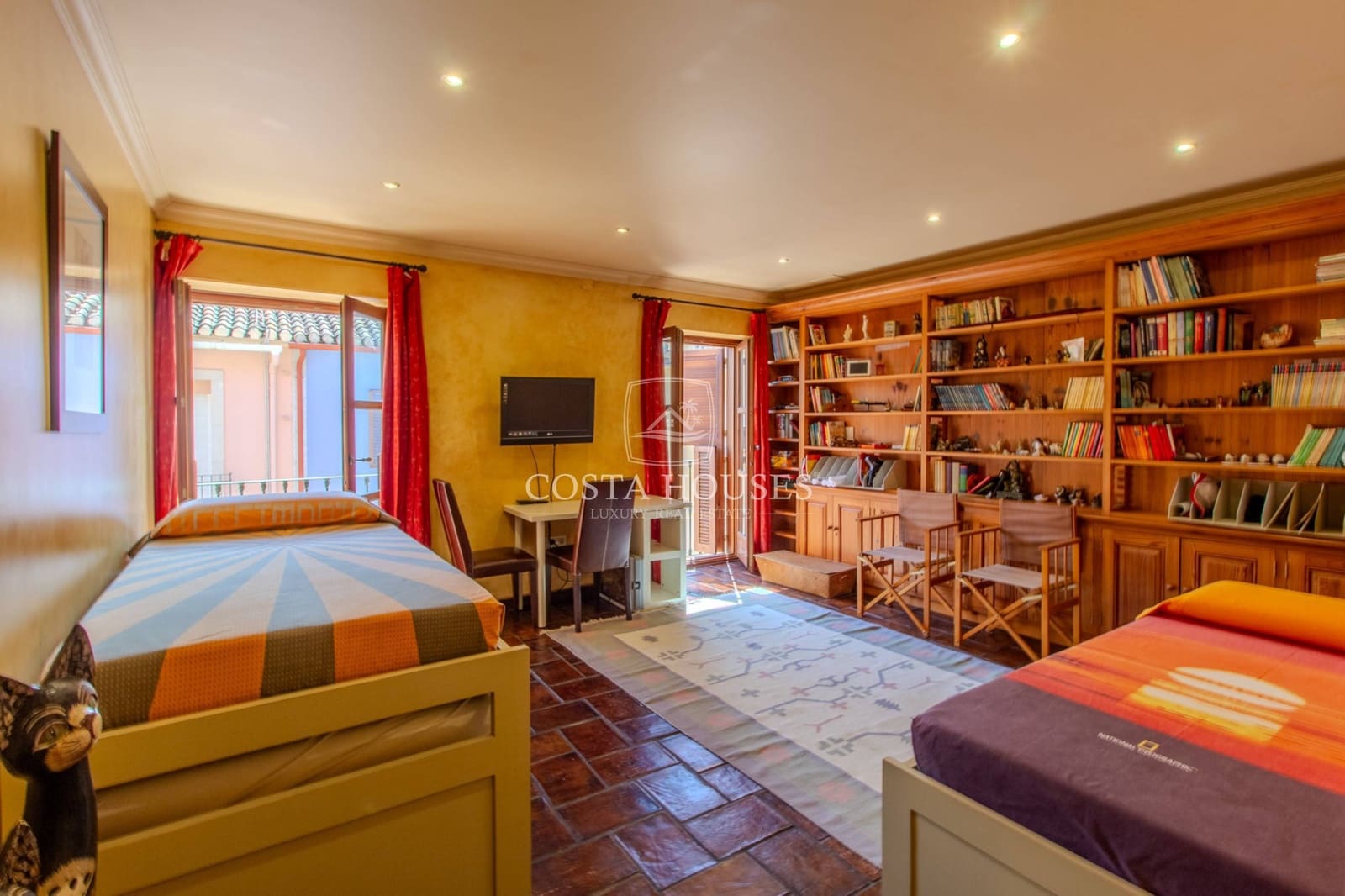 4 bedroom Townhouse for sale in Denia with garage - € 1,350,000 (Ref: 9164805)