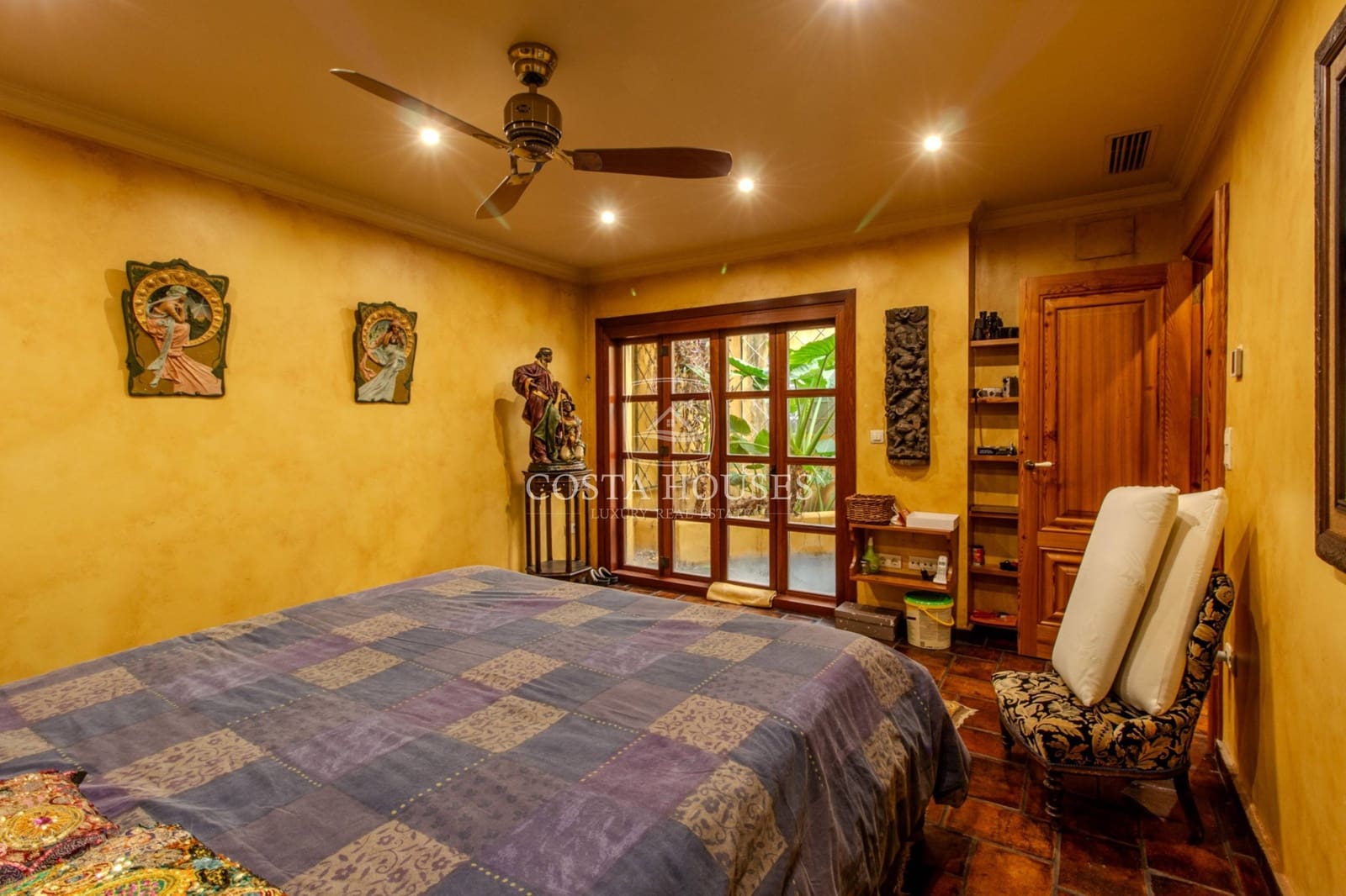 4 bedroom Townhouse for sale in Denia with garage - € 1,350,000 (Ref: 9164805)