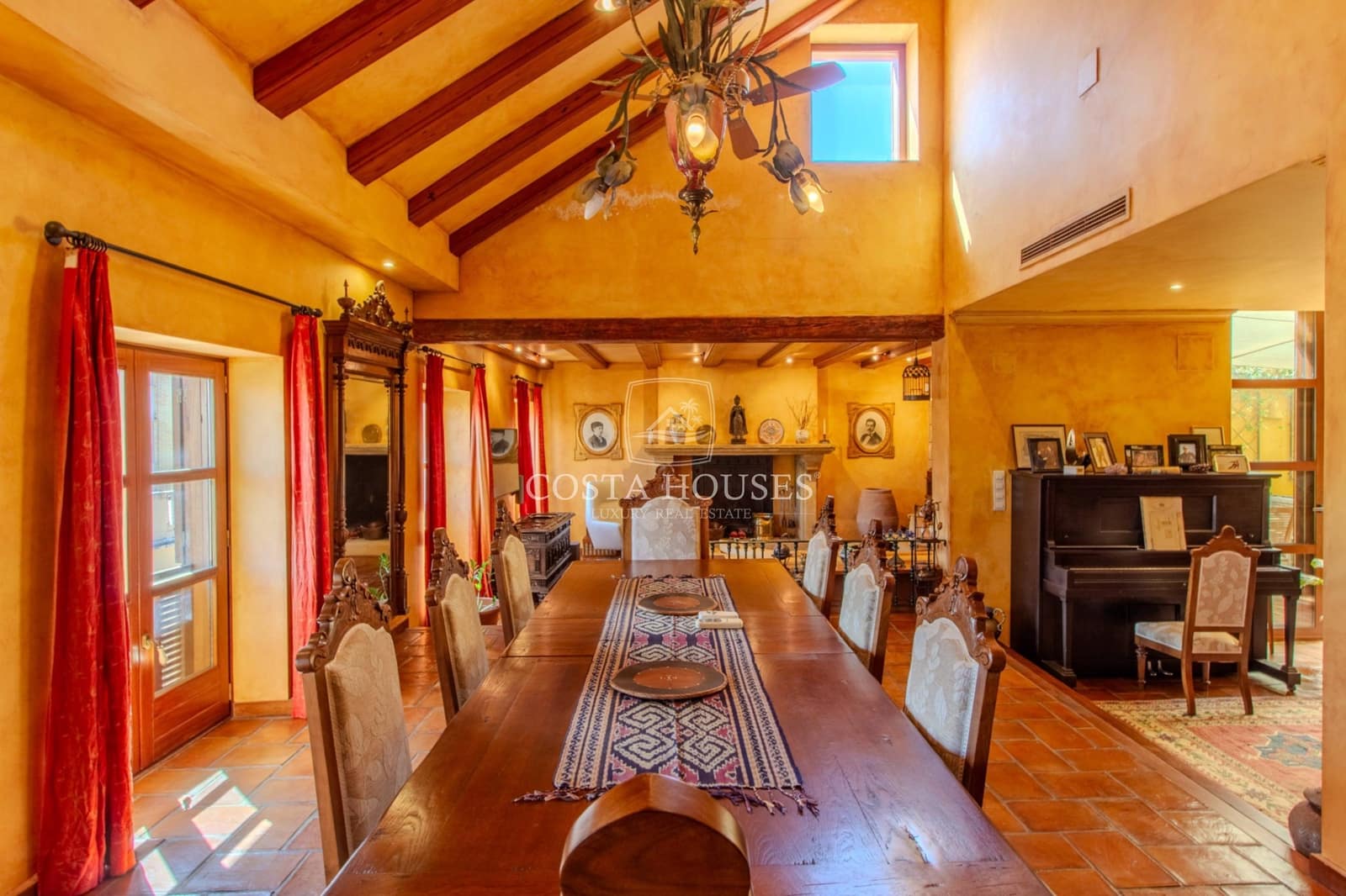 4 bedroom Townhouse for sale in Denia with garage - € 1,350,000 (Ref: 9164805)