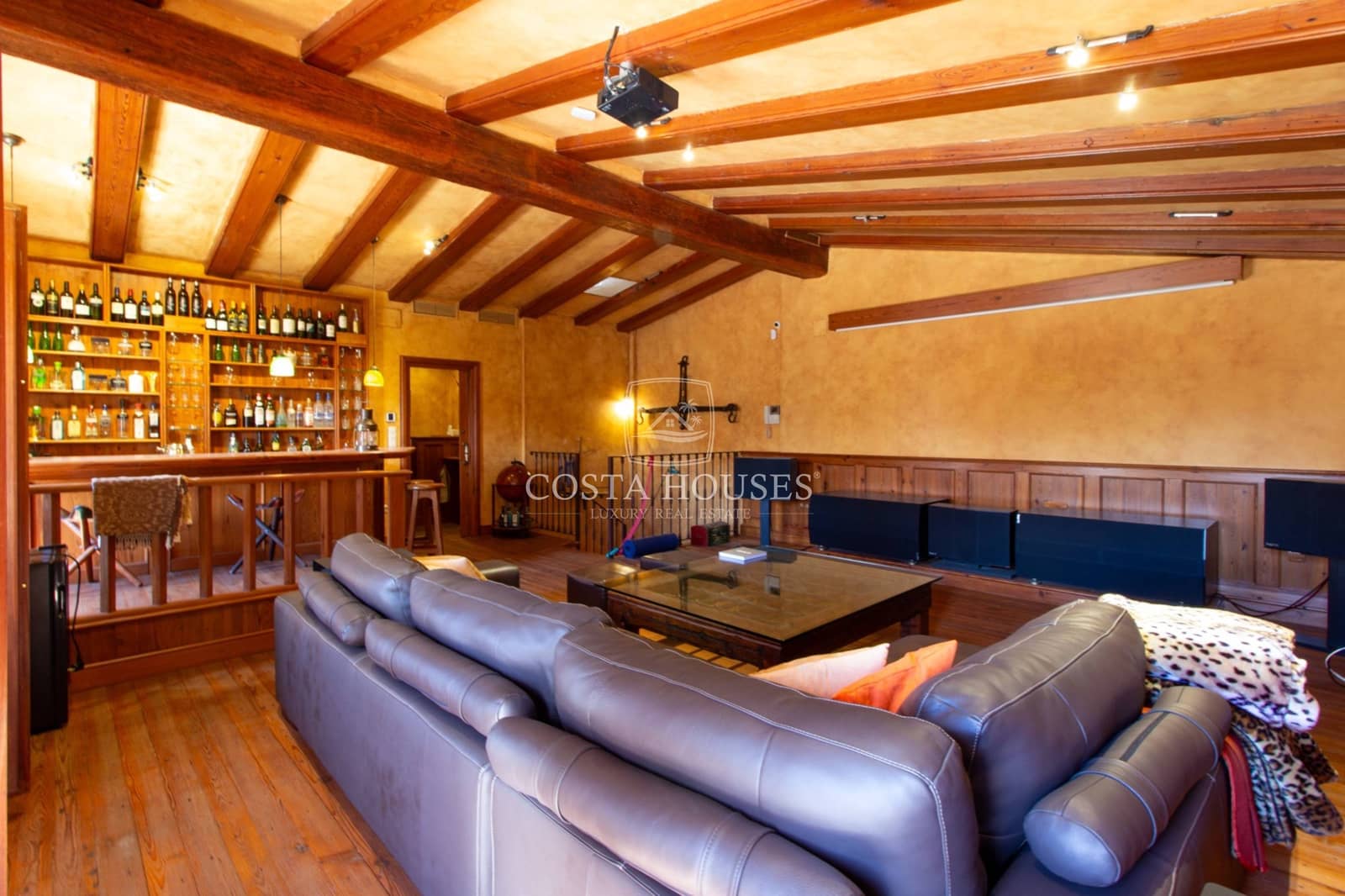 4 bedroom Townhouse for sale in Denia with garage - € 1,350,000 (Ref: 9164805)