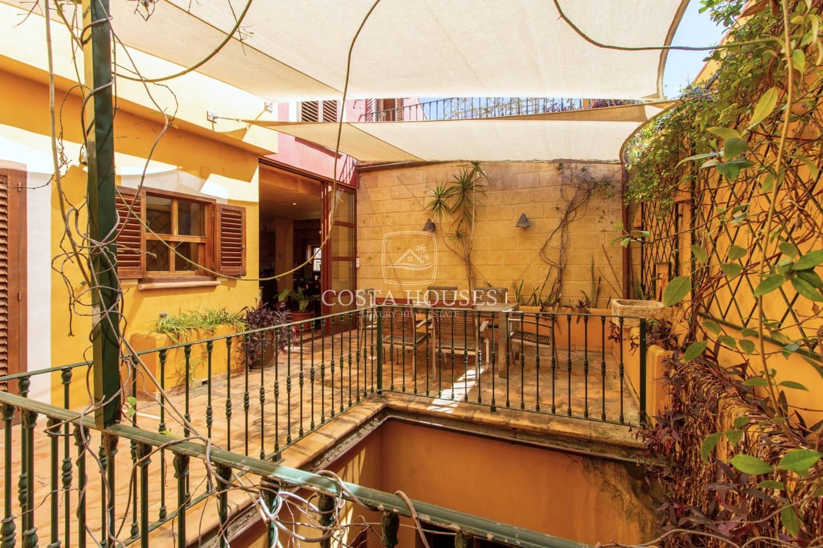 4 bedroom Townhouse for sale in Denia with garage - € 1,350,000 (Ref: 9164805)