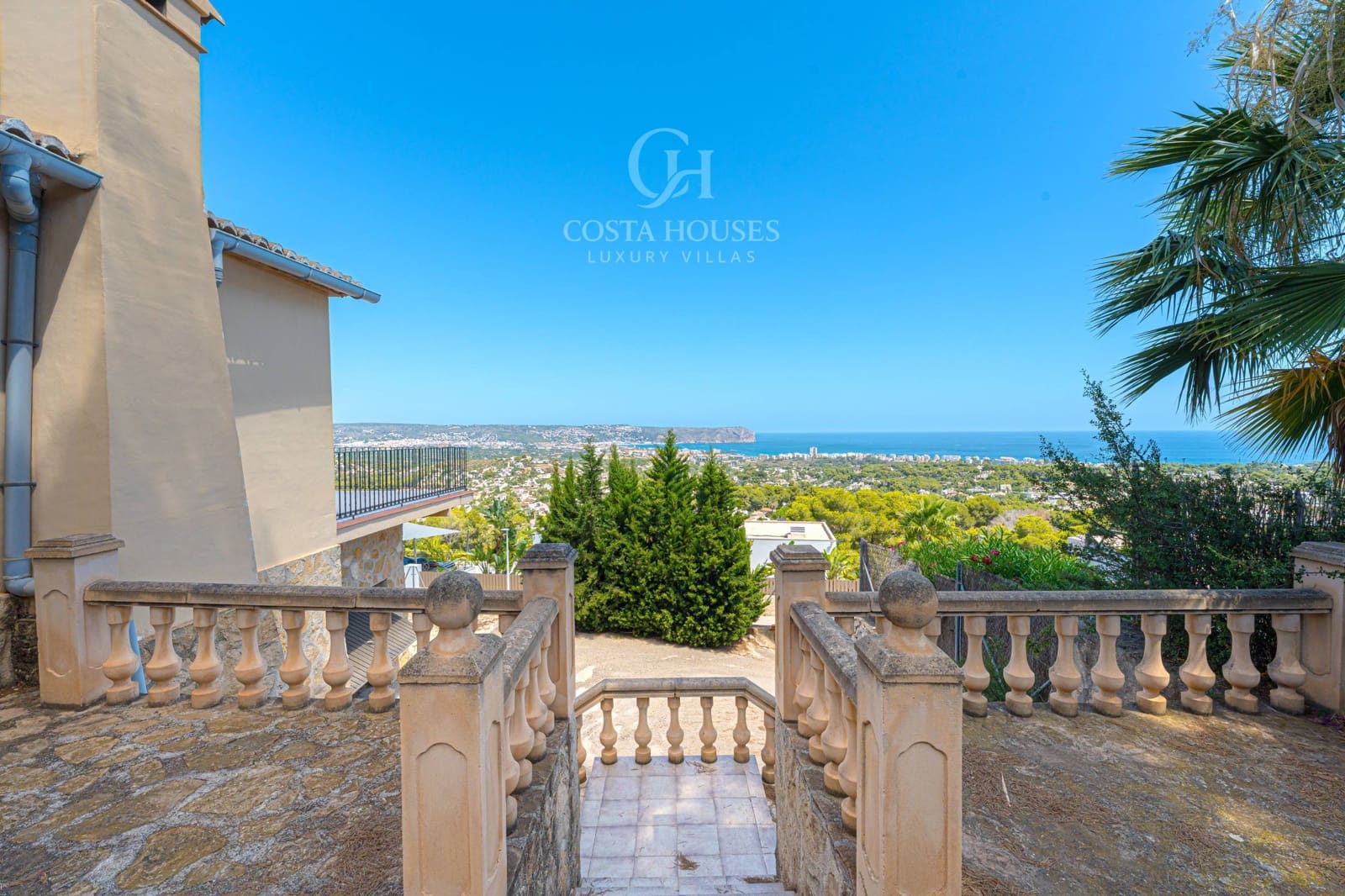 4 makuuhuone Huvila myytävänä paikassa Javea / Xabia mukana 
autotalli - 1 350 000 € (Ref: 9165718)