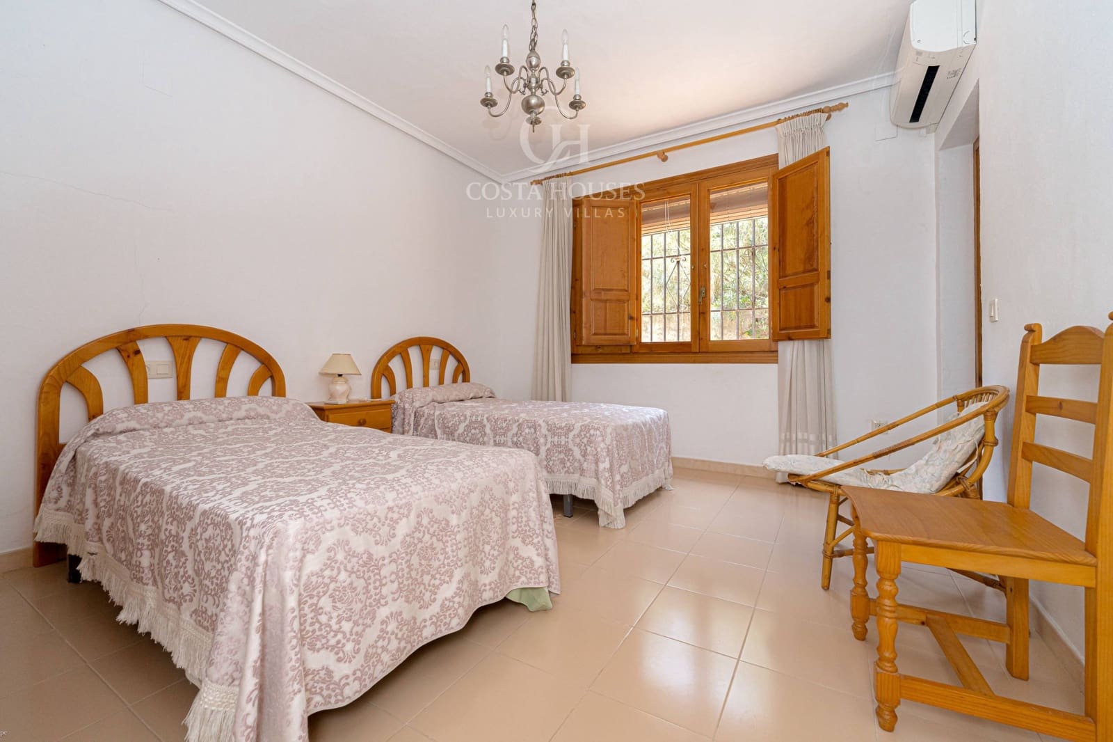 4 makuuhuone Huvila myytävänä paikassa Javea / Xabia mukana 
autotalli - 1 350 000 € (Ref: 9165718)