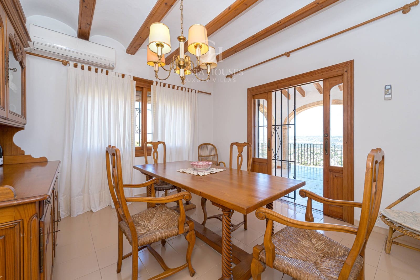 4 makuuhuone Huvila myytävänä paikassa Javea / Xabia mukana 
autotalli - 1 350 000 € (Ref: 9165718)