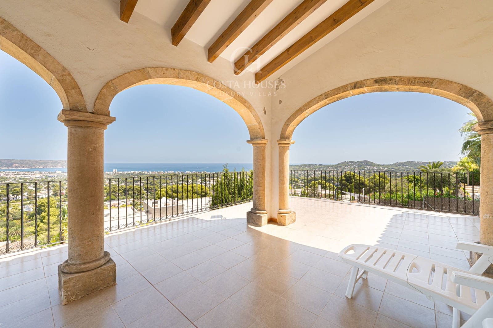 4 makuuhuone Huvila myytävänä paikassa Javea / Xabia mukana 
autotalli - 1 350 000 € (Ref: 9165718)