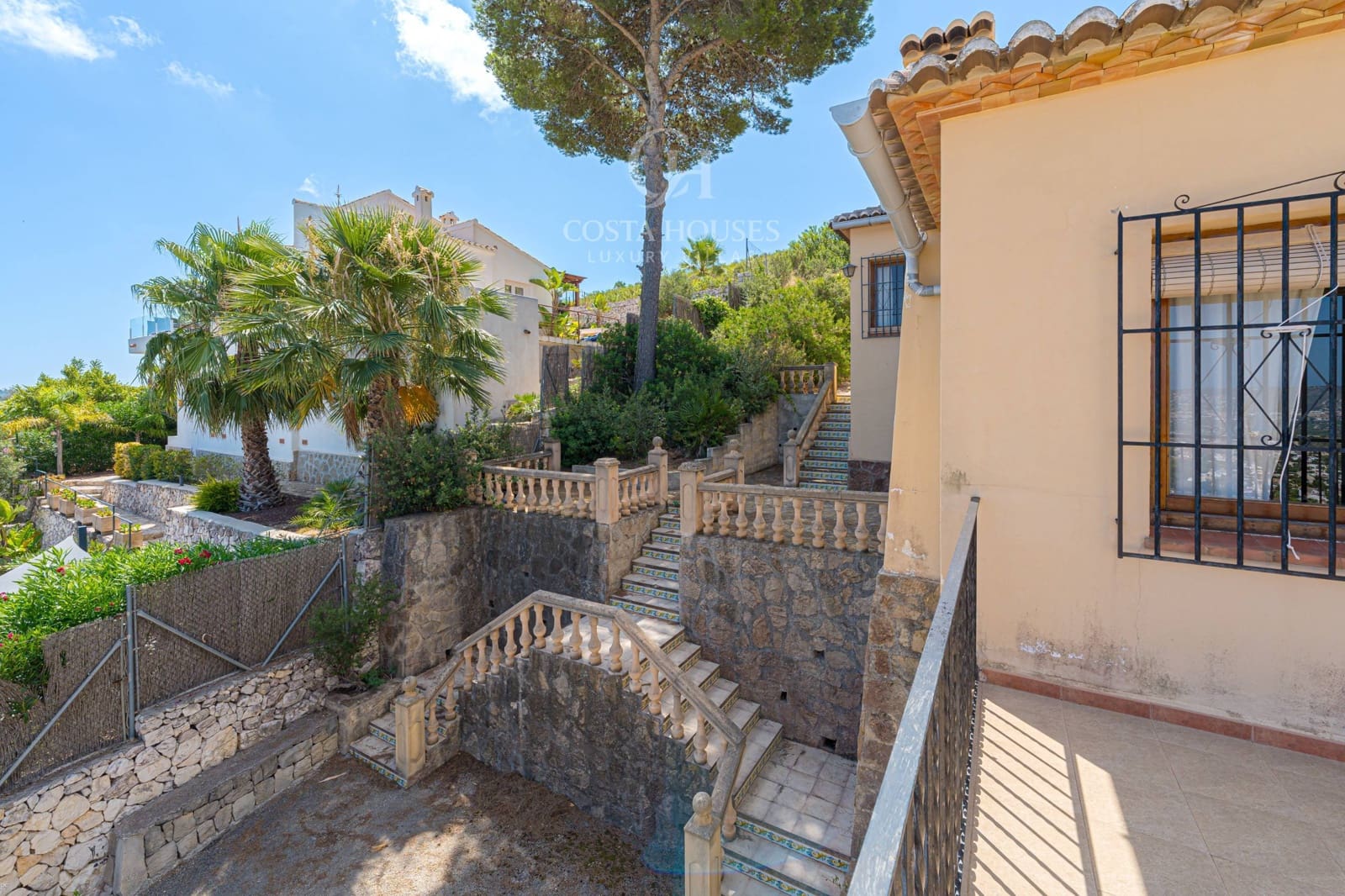 4 makuuhuone Huvila myytävänä paikassa Javea / Xabia mukana 
autotalli - 1 350 000 € (Ref: 9165718)